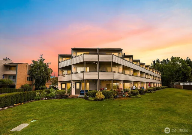 Photo 3 of Townhouse for sale at 8026 Birch Bay Dr #218, Blaine, WA 98230 | MLS# NWM2537500 | Listing updated on 2026-09-24