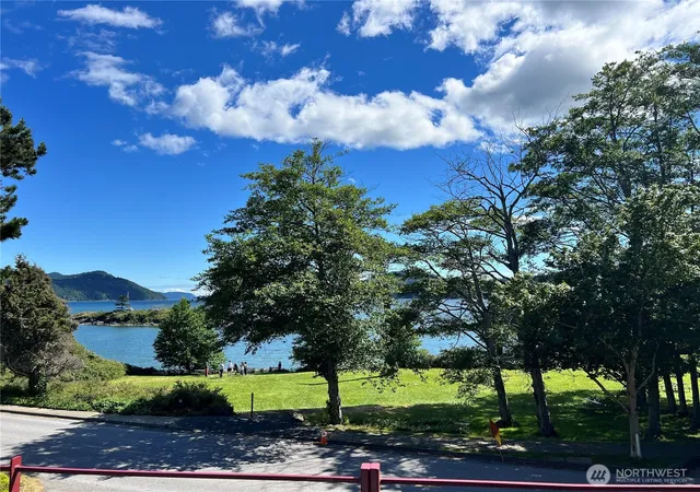 Photo 3 of Single family home for sale at 18 Fishing Aly, Eastsound, WA 98245 | MLS# NWM2537507 | Listing updated on 2026-09-25