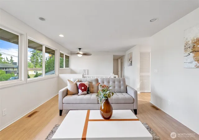 Photo 4 of Single family home for sale at 1119 Shelton Ave NE, Renton, WA 98056 | MLS# NWM2537535 | Listing updated on 2026-09-30