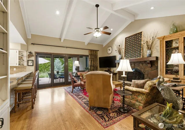 Photo 4 of Single family home for sale at 101 Gilbert Dr, Yakima, WA 98902 | MLS# NWM2537584 | Listing updated on 2026-09-22