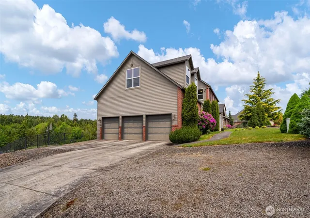 Photo 4 of Single family home for sale at 24 Empire Dr, Silverlake, WA 98645 | MLS# NWM2537608 | Listing updated on 2026-09-22