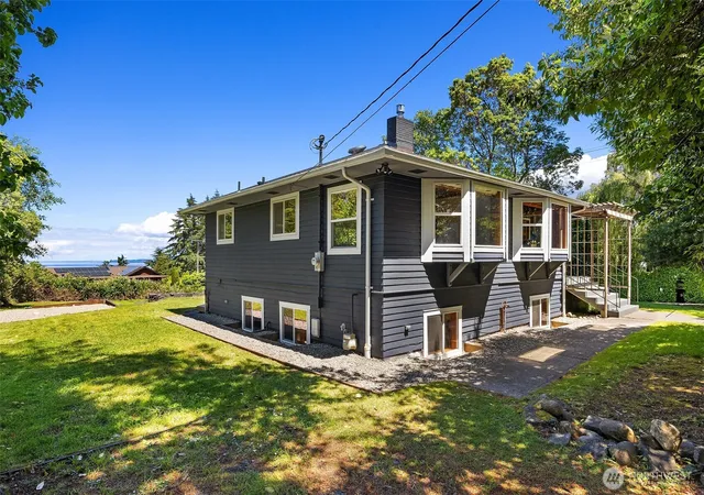 Photo 3 of Contingent at 10308 Sw 116th Avenue, Vashon, WA 98070 | MLS# NWM2537617 | Listing updated on 2026-09-24