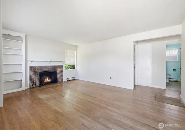 Photo 2 of Single family home for sale at 5603 Sw Lander St, Seattle, WA 98116 | MLS# NWM2537640 | Listing updated on 2026-09-22