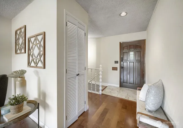 Photo 3 of Condo for sale at 10634 Glen Acres Dr S, Seattle, WA 98168 | MLS# NWM2537722 | Listing updated on 2026-09-28