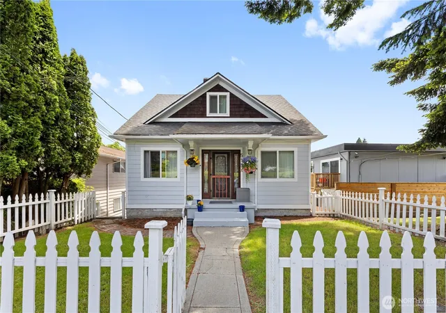 Photo 1 of Multi family home for sale at 515 Ave D, Snohomish, WA 98290 | MLS# NWM2537763 | Listing updated on 2026-10-01