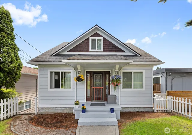Photo 2 of Multi family home for sale at 515 Ave D, Snohomish, WA 98290 | MLS# NWM2537763 | Listing updated on 2026-10-01