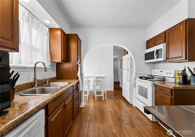 Photo 3 of House for sale at 515 Ave D, Snohomish, WA 98290 | MLS# NWM2537763 | Listing updated on 2026-10-01