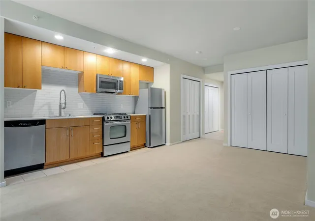 Photo 4 of Condo for sale at 81 Clay St #326, Seattle, WA 98121 | MLS# NWM2537788 | Listing updated on 2026-09-24