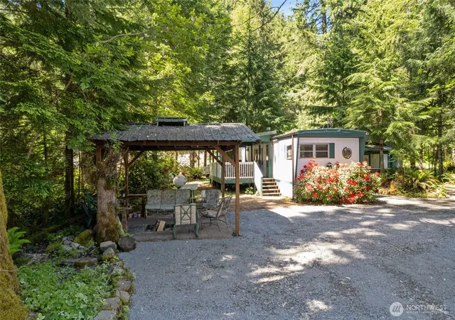 Photo 2 of Manufactured home for sale at 146 Paradise Dr, Ashford, WA 98304 | MLS# NWM2537798 | Listing updated on 2026-09-28