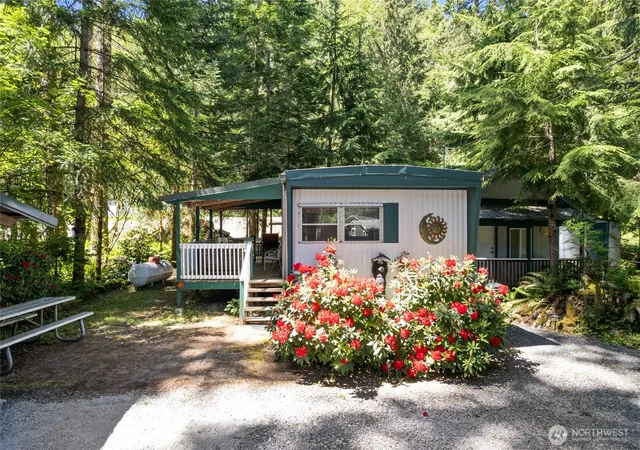 Photo 3 of Manufactured home for sale at 146 Paradise Dr, Ashford, WA 98304 | MLS# NWM2537798 | Listing updated on 2026-09-28
