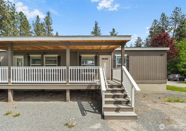 Photo 3 of Manufactured home for sale at 5 Columbia Dr #25, Kettle Falls, WA 99141 | MLS# NWM2537857 | Listing updated on 2026-10-09