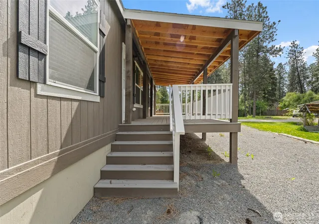 Photo 4 of Manufactured home for sale at 5 Columbia Dr #25, Kettle Falls, WA 99141 | MLS# NWM2537857 | Listing updated on 2026-10-09