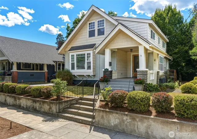 Photo 1 of Single family home for sale at 241 N Bellevue Ave, Walla Walla, WA 99362 | MLS# NWM2537878 | Listing updated on 2026-09-22