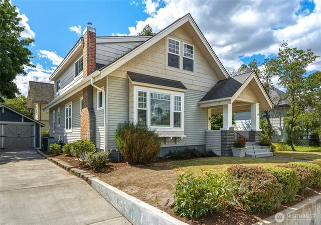 Photo 3 of Single family home for sale at 241 N Bellevue Ave, Walla Walla, WA 99362 | MLS# NWM2537878 | Listing updated on 2026-09-22