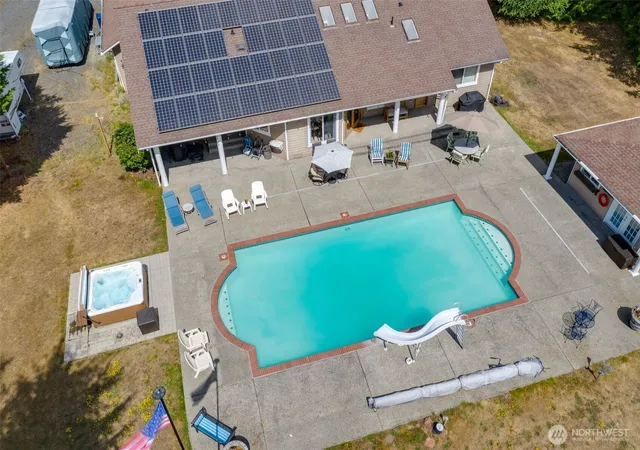 Photo 4 of Single family home for sale at 14029 Kayak Point Rd, Stanwood, WA 98292 | MLS# NWM2537891 | Listing updated on 2026-09-29