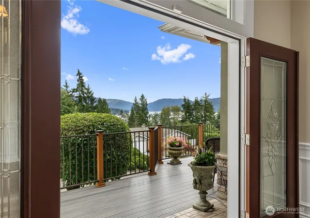 Photo 4 of Single family home for sale at 413 174th Place NE, Bellevue, WA 98008 | MLS# NWM2537895 | Listing updated on 2026-10-01