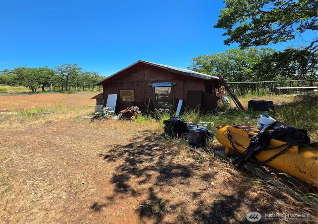 Photo 2 of Single family home for sale at 130 Briggs Ln, Goldendale, WA 98620 | MLS# NWM2537927 | Listing updated on 2026-10-20