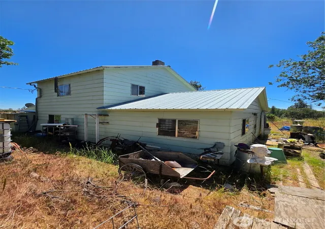 Photo 3 of Single family home for sale at 130 Briggs Ln, Goldendale, WA 98620 | MLS# NWM2537927 | Listing updated on 2026-10-20