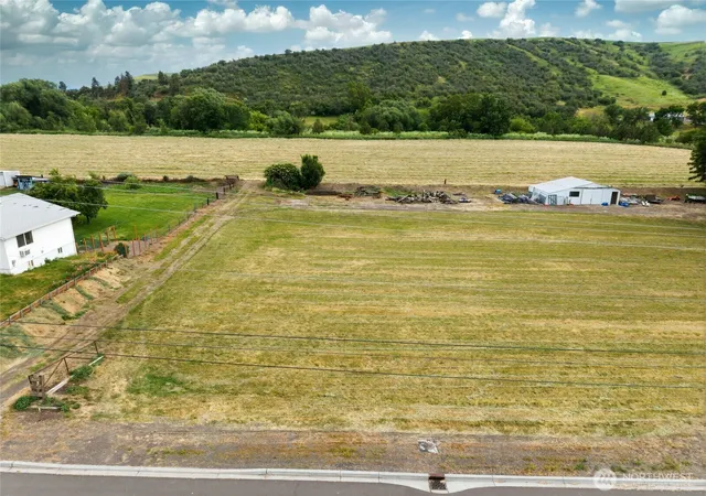 Photo 2 of Land for sale at 0 W Nka 7th St, Waitsburg, WA 99361 | MLS# NWM2537928 | Listing updated on 2026-09-22