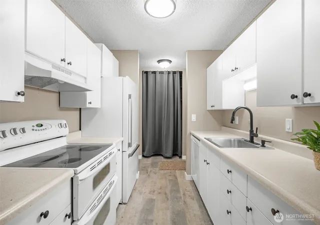 Photo 3 of Condo for sale at 10459 Des Moines Memorial Dr S #303, Seattle, WA 98168 | MLS# NWM2537939 | Listing updated on 2026-09-22