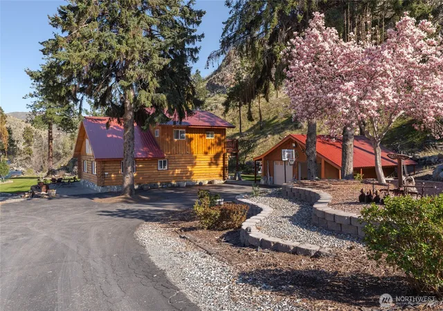 Photo 1 of Multi family home for sale at 540 Highway 153, Pateros, WA 98846 | MLS# NWM2537969 | Listing updated on 2026-09-22