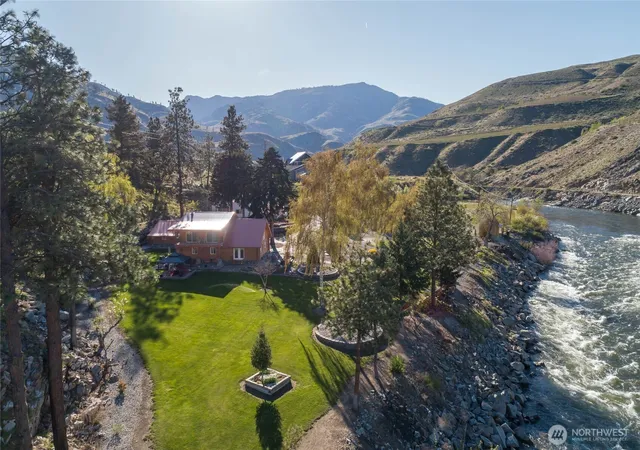 Photo 3 of Multi family home for sale at 540 Highway 153, Pateros, WA 98846 | MLS# NWM2537969 | Listing updated on 2026-09-22