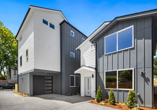 Photo 2 of Townhouse for sale at 334 Ne 90th Street, Seattle, WA 98115 | MLS# NWM2538014 | Listing updated on 2026-09-22