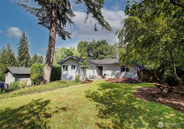Photo 2 of Single family home for sale at 153 Monticello Dr, Longview, WA 98632 | MLS# NWM2538037 | Listing updated on 2026-09-30
