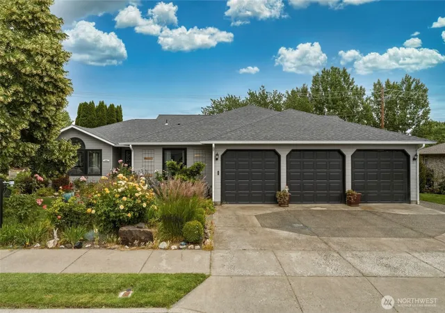 Photo 1 of Single family home for sale at 1001 Southview, Walla Walla, WA 99362 | MLS# NWM2538091 | Listing updated on 2026-09-22