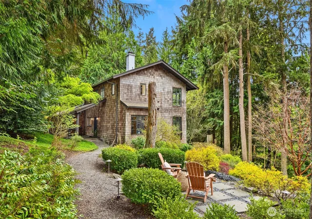 Photo 2 of Single family home for sale at 8151 Ne Hidden Cvs Rd, Bainbridge Island, WA 98110 | MLS# NWM2538129 | Listing updated on 2026-09-22