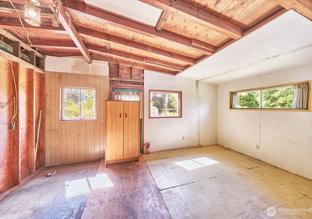 Photo 4 of Sale Pending at 80 S Valley Rd, Naselle, WA 98638 | MLS# NWM2538142 | Listing updated on 2026-10-01