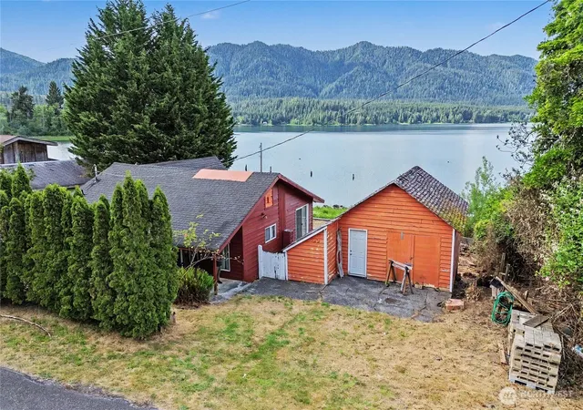 Photo 3 of Single family home for sale at 60 Lake Dr N, Amanda Park, WA 98526 | MLS# NWM2538227 | Listing updated on 2026-09-22