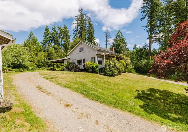 Photo 2 of Sale Pending at 3190 Bartolatz Rd W, Bremerton, WA 98312 | MLS# NWM2538248 | Listing updated on 2026-09-25