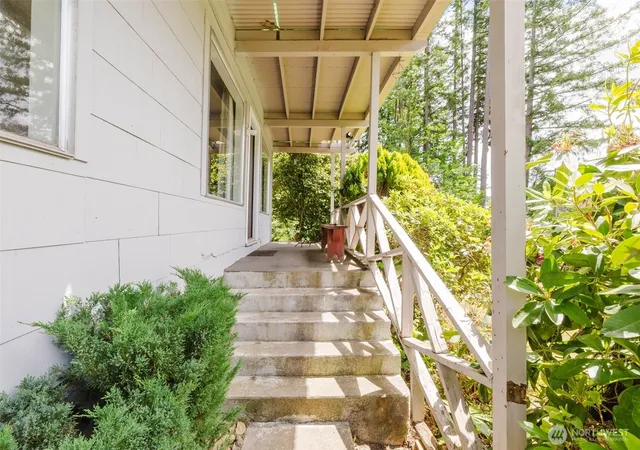 Photo 3 of Sale Pending at 3190 Bartolatz Rd W, Bremerton, WA 98312 | MLS# NWM2538248 | Listing updated on 2026-09-25