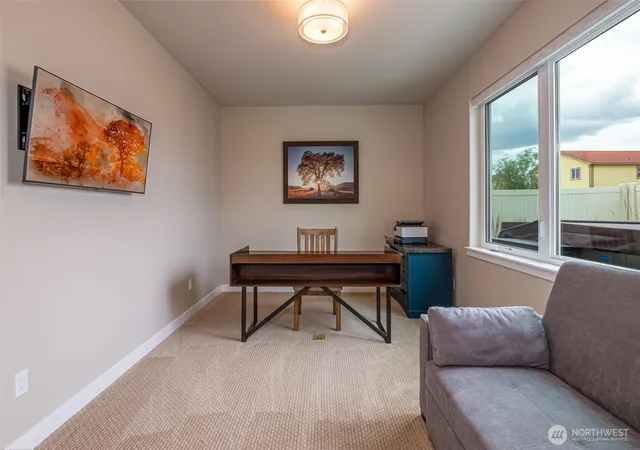 Photo 4 of Single family home for sale at 915 S M Loop Dr SW, Quincy, WA 98848 | MLS# NWM2538276 | Listing updated on 2026-09-22