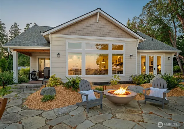 Photo 2 of Single family home for sale at 211 E Vineyard Crst Rd, Grapeview, WA 98546 | MLS# NWM2538299 | Listing updated on 2026-09-30