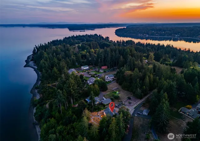 Photo 4 of Single family home for sale at 211 E Vineyard Crst Rd, Grapeview, WA 98546 | MLS# NWM2538299 | Listing updated on 2026-09-30