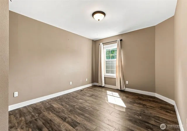 Photo 2 of Single family home for sale at 1414 Harvest Ave Se, Olympia, WA 98501 | MLS# NWM2538313 | Listing updated on 2026-09-26