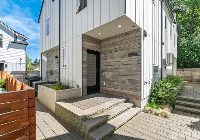 Photo 2 of Townhouse for sale at 10350 Wallingford Ave N #B, Seattle, WA 98133 | MLS# NWM2538334 | Listing updated on 2026-09-22