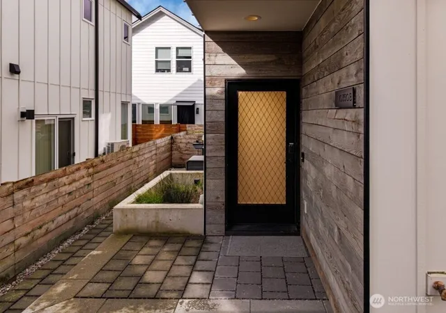Photo 3 of Townhouse for sale at 10350 Wallingford Ave N #B, Seattle, WA 98133 | MLS# NWM2538334 | Listing updated on 2026-09-22