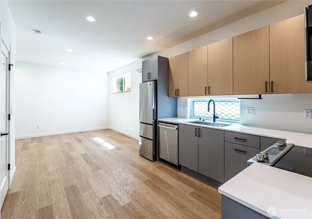 Photo 3 of Townhouse for sale at 10350 Wallingford Ave N #B, Seattle, WA 98133 | MLS# NWM2538334 | Listing updated on 2026-09-22