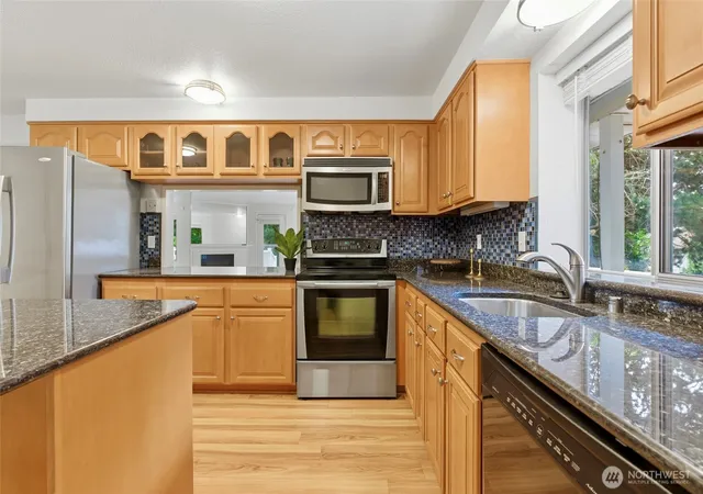 Photo 3 of Sale Pending at 31074 9th Avenue S, Federal Way, WA 98003 | MLS# NWM2538396 | Listing updated on 2026-09-23
