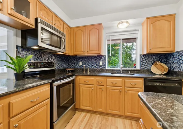 Photo 4 of Sale Pending at 31074 9th Avenue S, Federal Way, WA 98003 | MLS# NWM2538396 | Listing updated on 2026-09-23