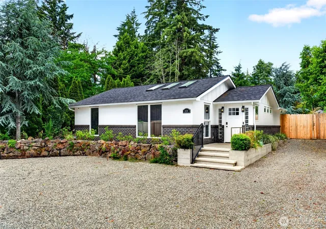 Photo 1 of Single family home for sale at 1420 S 359th Street, Federal Way, WA 98003 | MLS# NWM2538403 | Listing updated on 2026-08-28