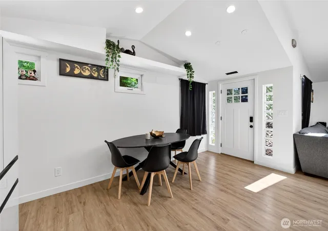 Photo 4 of Single family home for sale at 1420 S 359th Street, Federal Way, WA 98003 | MLS# NWM2538403 | Listing updated on 2026-08-28