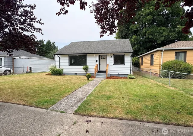 Photo 1 of Sale Pending at 511 20th, Longview, WA 98632 | MLS# NWM2538415 | Listing updated on 2026-09-25