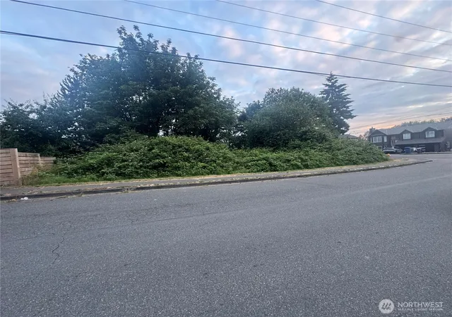 Land for sale at 24406 24th Avenue S, Des Moines, WA 98198 | MLS# NWM2538426
