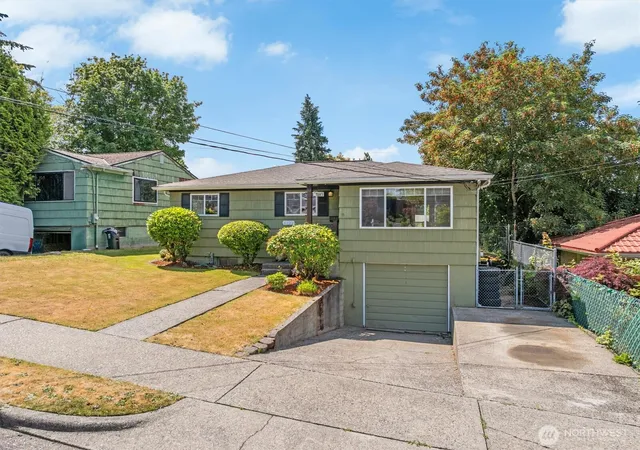 Photo 3 of Single family home for sale at 4322 S 10th Street, Tacoma, WA 98405 | MLS# NWM2538432 | Listing updated on 2026-09-22