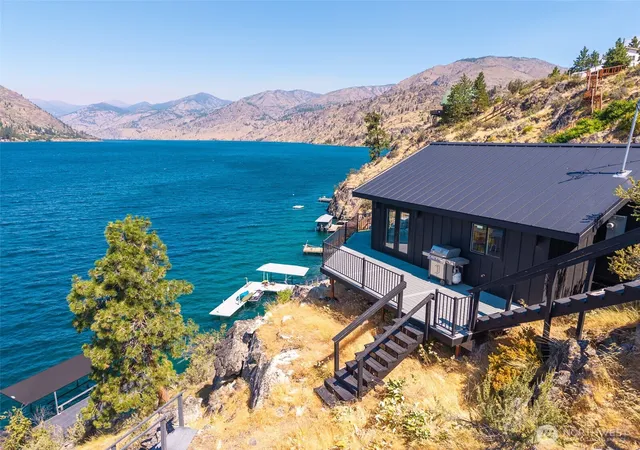 Photo 2 of Single family home for sale at 152 Waterfront Ter Ln, Manson, WA 98831 | MLS# NWM2538446 | Listing updated on 2026-09-22