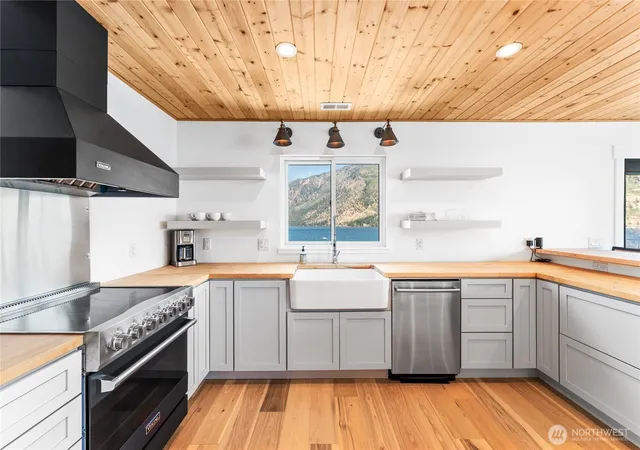 Photo 4 of Single family home for sale at 152 Waterfront Ter Ln, Manson, WA 98831 | MLS# NWM2538446 | Listing updated on 2026-09-22